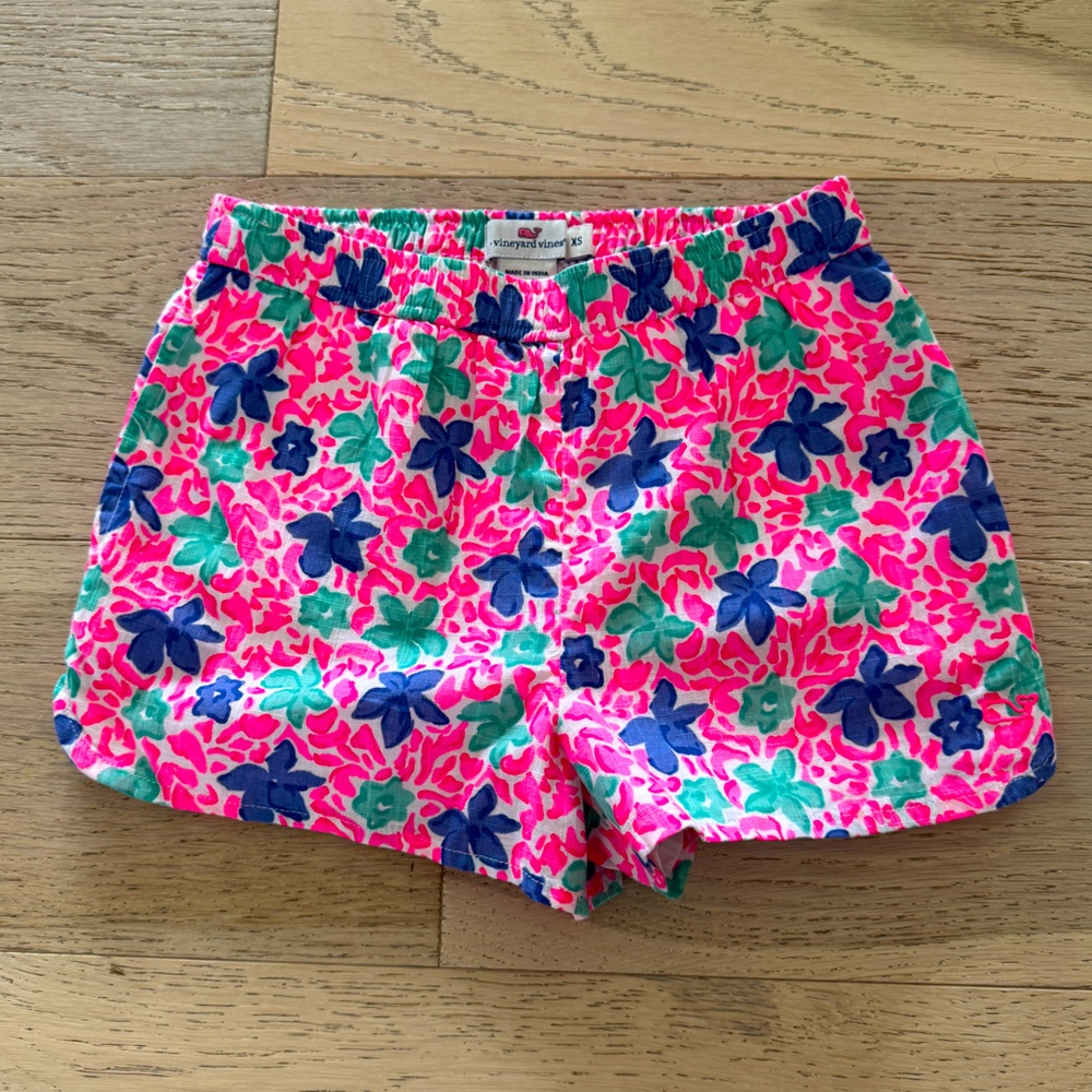 Vineyard Vines Girls XS Floral Print Shorts